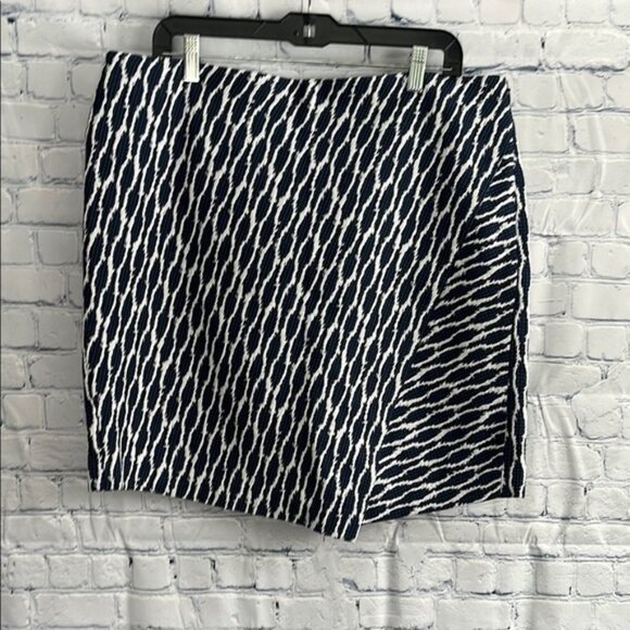 LOFT Navy and White Patterned‎ Skirt Womans Size 16 - Picture 1 of 3